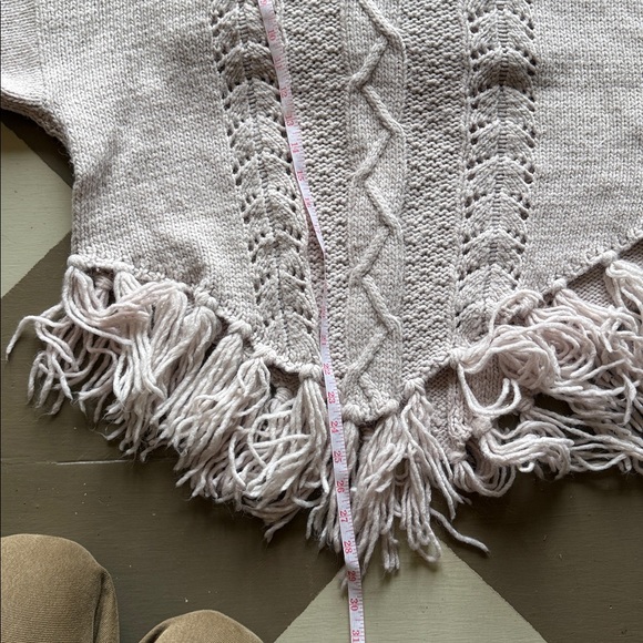 Cupcakes and Cashmere Prilla Fringe Cowl Neck Sweater wide sleeve ~ Latte Sz L - Picture 12 of 12